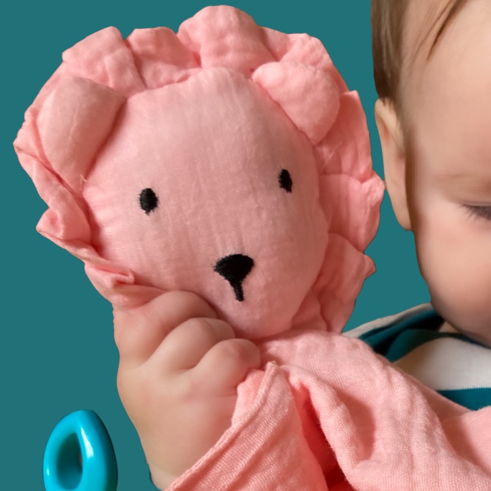 ⭐️ BOGO ⭐️ HP Leah the lion Muslin Lovey - Picture 8 of 8